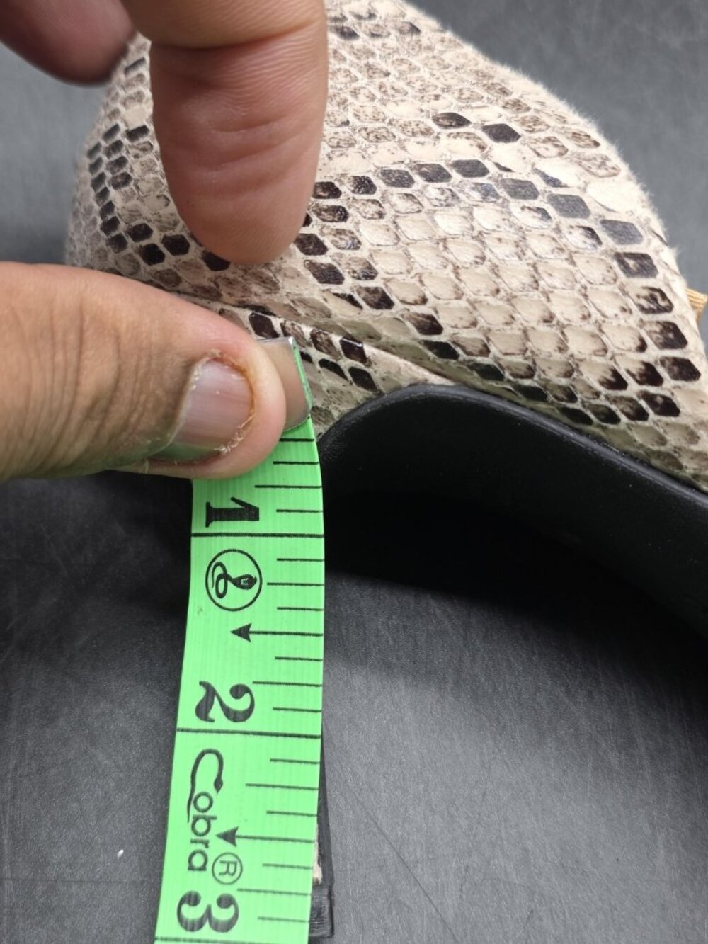 Old Navy Shoes Womens Size 6 Beige Snake Print D'Orsay Pointed Toe Heels Stains - Picture 10 of 11